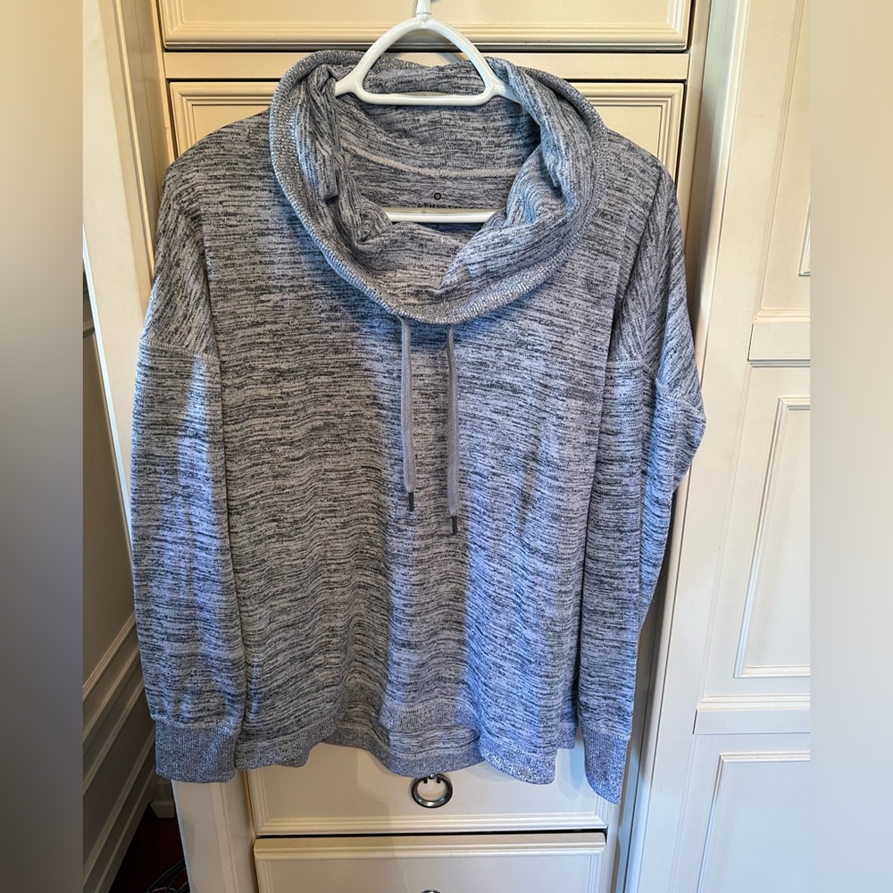 Athleta sweatshirt in gray size small